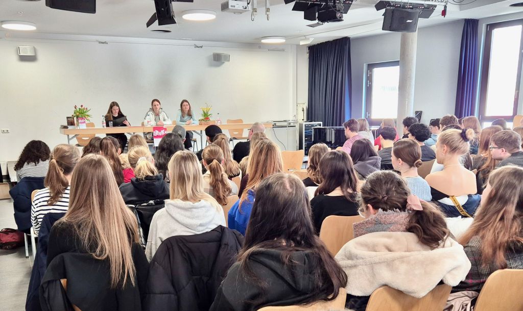 OVAG-Literaturlesung in der Aula des Burggymnasiums