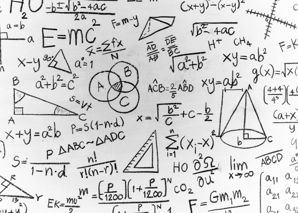 Hier ist eine Tafel mit mathematischen Ausführungen zu sehen.