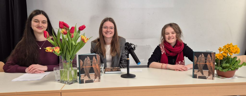 Auf diesem Bild sieht man die drei vortragenden Autorinnen des OVAG-Literaturpreises.