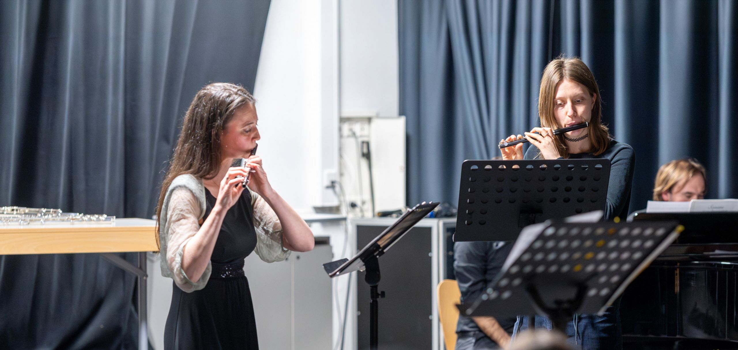 2026-03-24_LP_Wasserkonzert5-2 Dieses Bild zeigt Mitwirkende des Konzerts "Wasser" in Aktion.