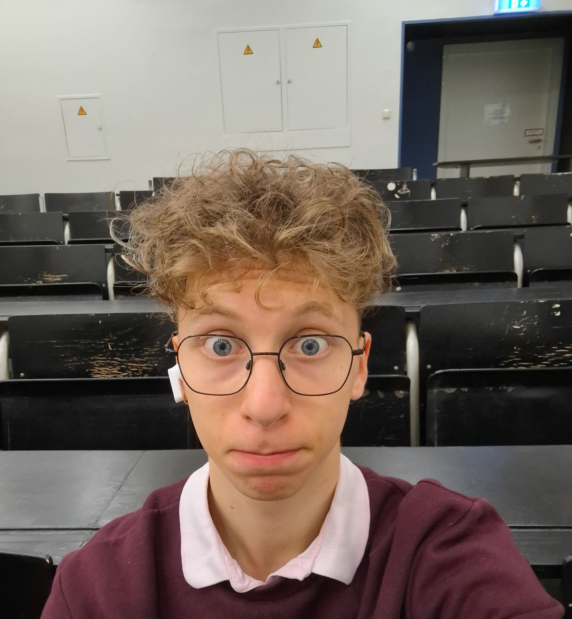 Hier sieht man ein Selfie von Hlieb Marchenko im Hörsaal.